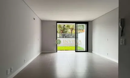 Novo com 1 vaga de garagem e varanda com churrasqueira - À venda na Lagoa da Conceição.