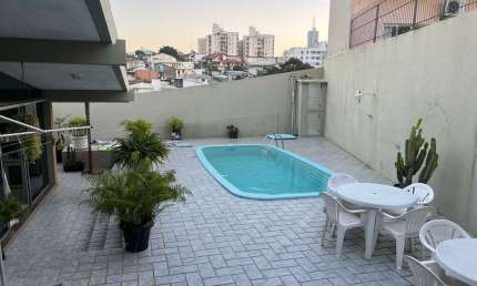 Alto padrão com 4 quartos e espaço gourmet com churrasqueira à venda em Capoeiras.