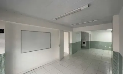 Loja comercial com 130m² com 1 vaga para locação em Campinas.
