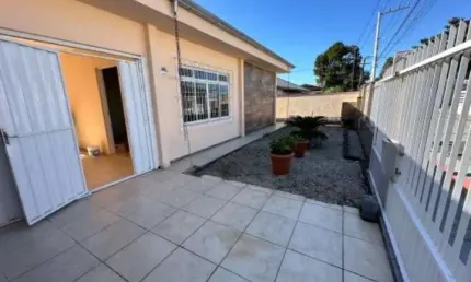 Casa com terraço, churrasqueira, 2 quartos e 4 vagas  - À venda no bairro Ipiranga.