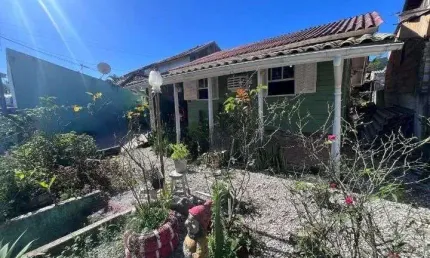 À venda | casa com 2 quartos e 90 m² de área construída - praia do campeche, em florianópolis.