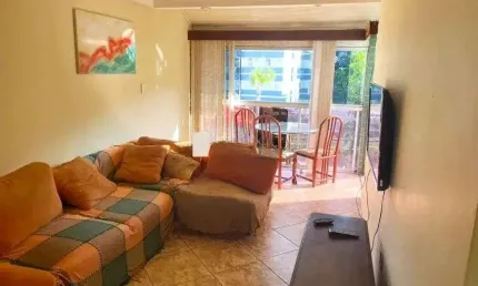 Apartamento com churrasqueira, 3 quartos e 3 vagas de garagem à venda na Praia Brava.