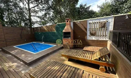 Condomínio fechado, 3 quartos sendo 2 suítes, 1 loft mobiliado na área externa e 4 vagas no Campeche - À venda