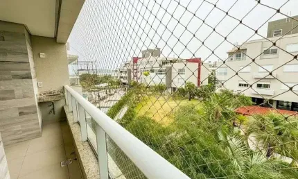 Sacada com churrasqueira, vista mar, 3 quartos e 2 vagas à venda no Campeche.