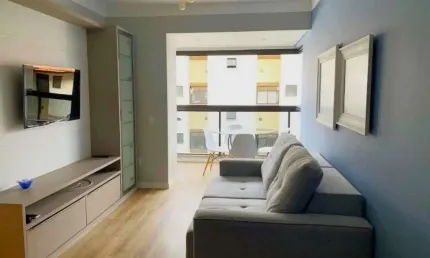 À venda | 69 m², sacada com churrasqueira, 2 quartos e 1 vaga - praia brava, florianópolis.
