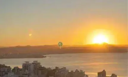 Alto padrão, vista permanente para o mar, 2 quartos e 2 vagas à venda no Centro próximo ao Beiramar Shopping.