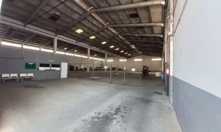 Galpão com 5000m² e 35 vagas para locação em São José.
