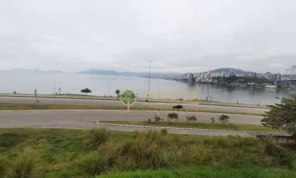 Loja comercial com 96m² e vista mar para locação no estreito .