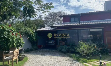 À venda | 375 m², 2 quartos e 2 vagas de garagem - Rio Vermelho, em Florianópolis.