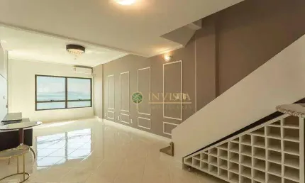 À venda! Frente Mar com 2 quartos na Av. Beira Mar Norte.
