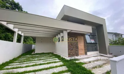 Área externa com piscina e churrasqueira, 144m², 3 quartos e 2 vagas à venda em Forquilhas.