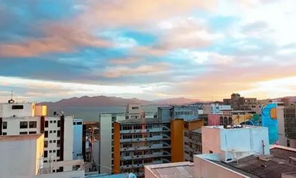 À venda no Centro de Florianópolis! Andar alto, vista Mar e localização privilegiada.