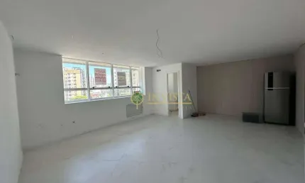 Sala comercial com 40m² para locação no centro de florianópolis.