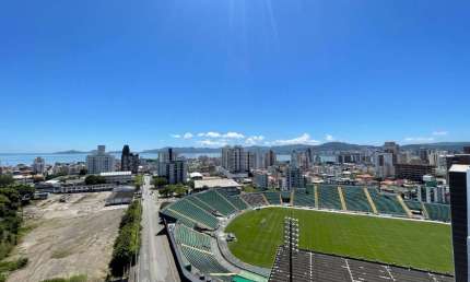 À venda | Sacada com churrasqueira, 2 quartos e 1 vaga - Estreito, próximo ao Estádio Orlando Scarpelli.