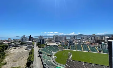 À venda | sacada com churrasqueira, 2 quartos e 1 vaga - estreito, próximo ao estádio orlando scarpelli.