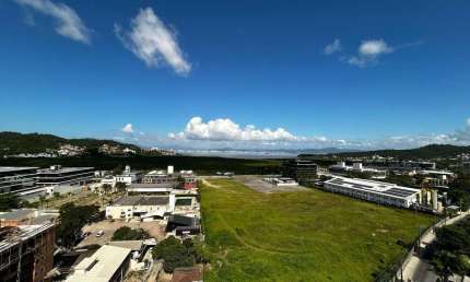 À venda | 94 m², sacada com churrasqueira, 3 quartos e 2 vagas de garagem - Saco Grande, em Florianópolis.
