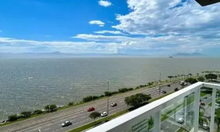 4 quartos de frente para Av. Beira Mar Norte! À venda.