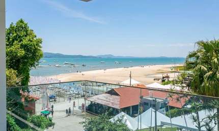 À venda no Empreendimento Yachtclub, localizado em Jurerê! 5 suítes, sacada com churrasqueira e 6 vagas de garagem.