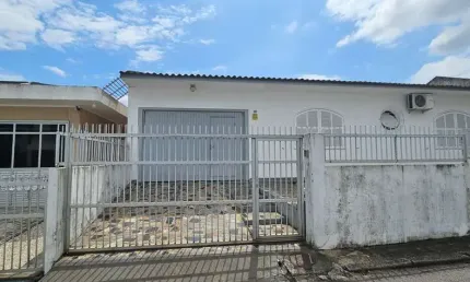 À venda | 200 m², 4 quartos e 3 vagas de garagem - capoeiras, em florianópolis.