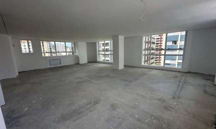 Locação no Centro de Florianópolis! Sala comercial com vista Mar e 3 vagas de garagem.