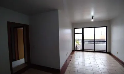 Locação no bairro agronômica! 3 quartos, sacada e 2 vagas de garagem.