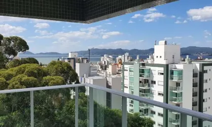 À venda no bairro Estreito! Novo, Reformado, sacada com churrasqueira, 3 quartos e 2 vagas de garagem.