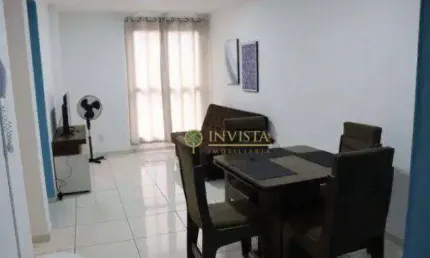 À venda no centro de florianópolis! 2 quartos, mobiliado e localização privilegiada.