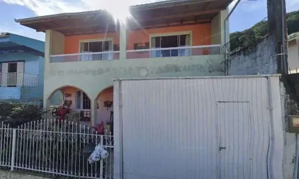 À venda | 220 m², 2 pavimentos,5 quartos e 2 vagas - centro de florianópolis.