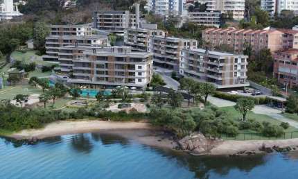 Frente Mar à venda no João Paulo! Alto padrão, 3 quartos, sacada com churrasqueira e 2 vagas de garagem.