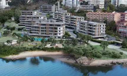 Frente Mar à venda no João Paulo! Alto padrão, 3 quartos, sacada com churrasqueira e 2 vagas de garagem.