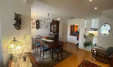 Triplex à venda com 4 quartos, dependência de empregada e 1 vaga de garagem no Itacorubi.