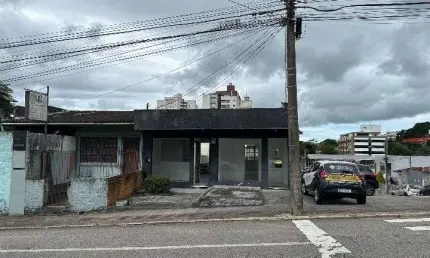 Casa comercial e residencial com 6 vagas - locação no bairro estreito!