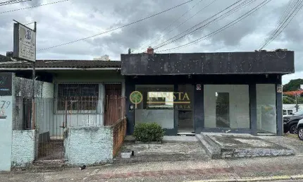 Casa comercial e residencial com 6 vagas - Locação no Bairro Estreito!
