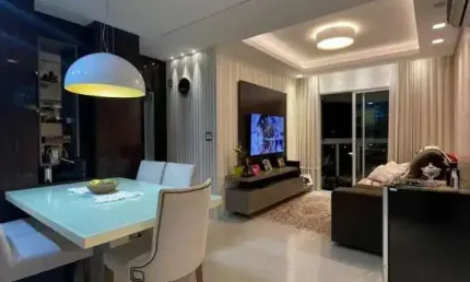 À venda no bairro Capoeiras! Semi mobiliado, 3 quartos, sacada com churrasqueira e 2 vagas de garagem.