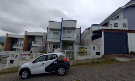 Locação no bairro Sertão do Maruim! Sobrados com 3 quartos, sacada e 1 vaga de garagem.