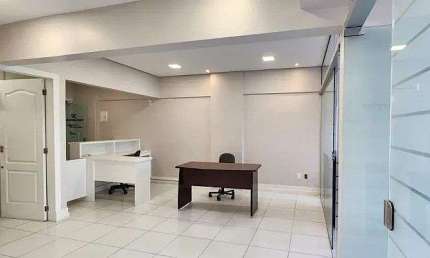 Sala comercial com 53m² - À venda no Centro de Florianópolis.