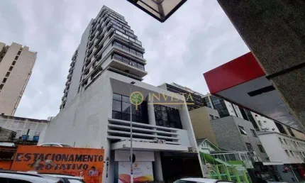 À venda | Loja comercial de 91m² e 1 vaga de garagem - Centro de Florianópolis.