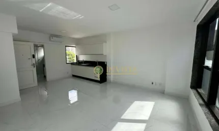 Locação no centro de florianópolis! 55m² privativos e 1 quarto.