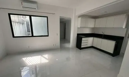 Locação no Centro de Florianópolis! 45m² privativos e 1 quarto.