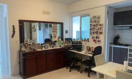 À venda em barreiros! sacada com churrasqueira, mobiliado, 2 quartos, 1 vaga de garagem e área de lazer completa.