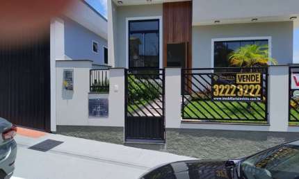 À venda no Loteamento Lisboa! Casa com 4 quartos, churrasqueira e 176m²