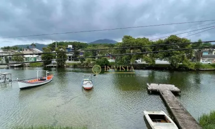 À venda | 670 m², 8 quartos e 4 vagas de garagem - Canal da Barra da Lagoa, Florianópolis.