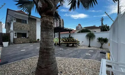 À venda | 400 m², Oportunidade para Investidores, 3 apartamentos, 10 vagas e espaço gourmet com churrasqueira.