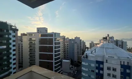 À venda | 101 m² privativos, 3 quartos, vista mar, andar alto e 1 vaga de garagem – centro de florianópolis, próximo ao top market.