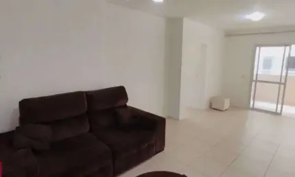 À venda próximo ao shopping itaguaçu! 3 quartos, sacada com churrasqueira e 1 vaga de garagem.
