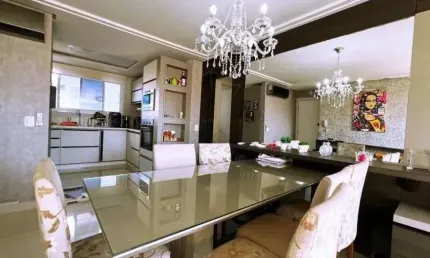 À venda no centro de florianópolis! 3 quartos, andar alto e 2 vagas de garagem.