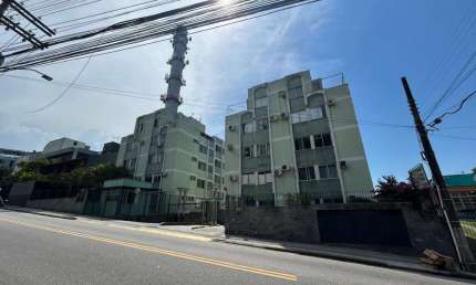 Cobertura com 2 quartos, churrasqueira, terraço e 1 vaga de garagem - À venda no bairro Estreito.