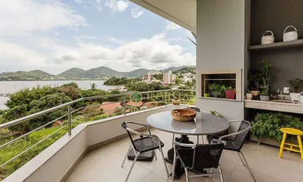 Casa em condomínio fechado com 4 quartos e vista mar - à venda, no bairro joão paulo em florianópolis.