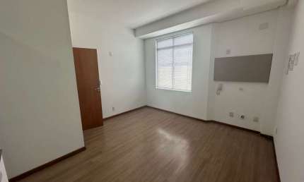 Sala comercial com 21m² - Locação no bairro Estreito.