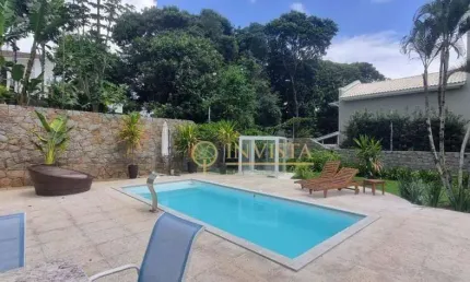 À venda em Condomínio Fechado! 4 quartos, piscina privativa, varanda gourmet e 360m².